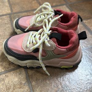 Zara Toddler Sneaker Size 23/7US
